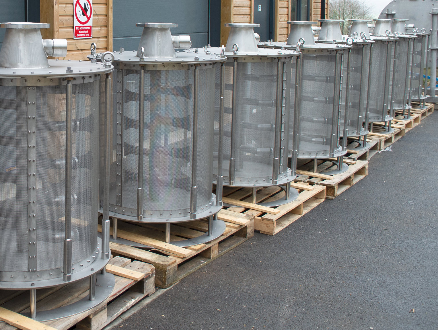 RF800-900 self-cleaning raw water intakes for eel screening